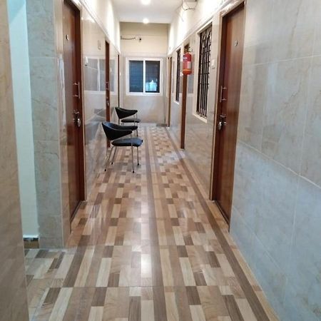 Babu Naidu Residency Apartment ฮอร์นีเบ็ชวา ภายนอก รูปภาพ