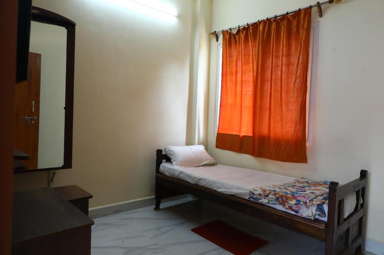 Babu Naidu Residency Apartment ฮอร์นีเบ็ชวา ภายนอก รูปภาพ