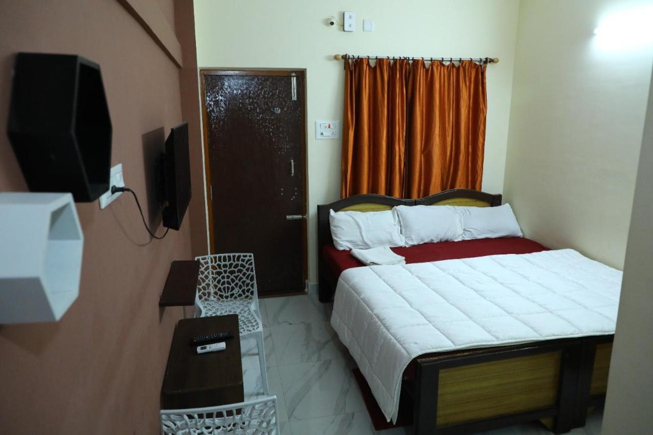 Babu Naidu Residency Apartment ฮอร์นีเบ็ชวา ภายนอก รูปภาพ