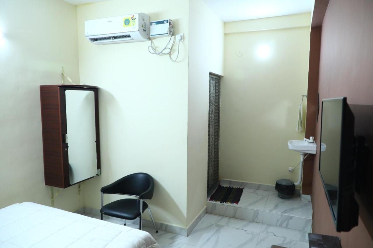 Babu Naidu Residency Apartment ฮอร์นีเบ็ชวา ภายนอก รูปภาพ