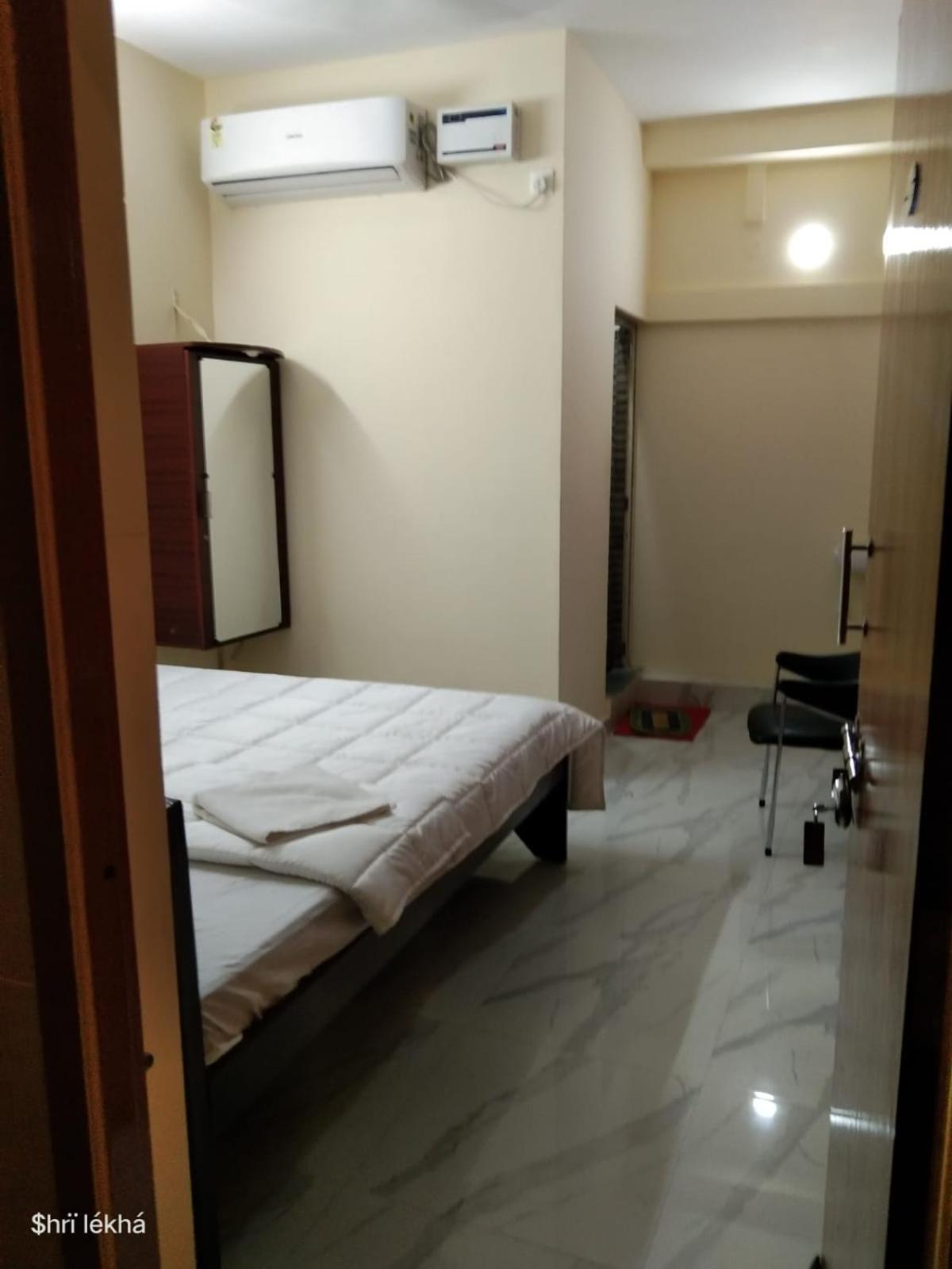 Babu Naidu Residency Apartment ฮอร์นีเบ็ชวา ภายนอก รูปภาพ