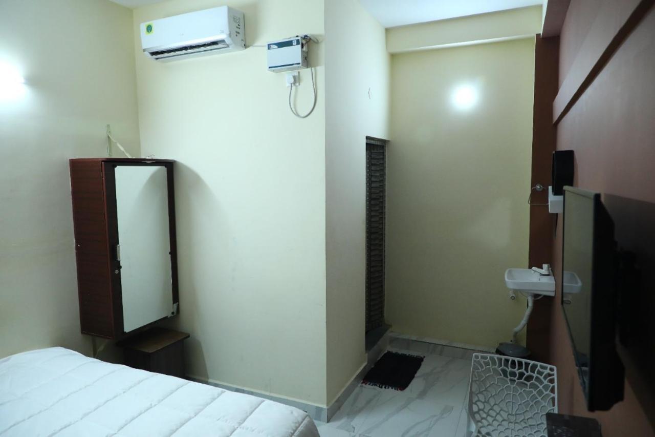 Babu Naidu Residency Apartment ฮอร์นีเบ็ชวา ภายนอก รูปภาพ